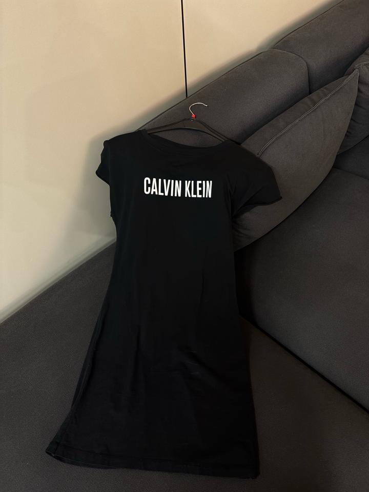 Черное платье Calvin klein