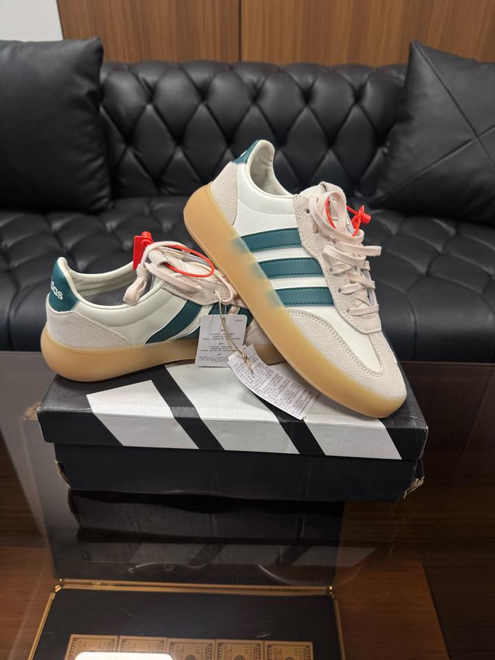 Кроссовки Adidas BARREDA DECODE
