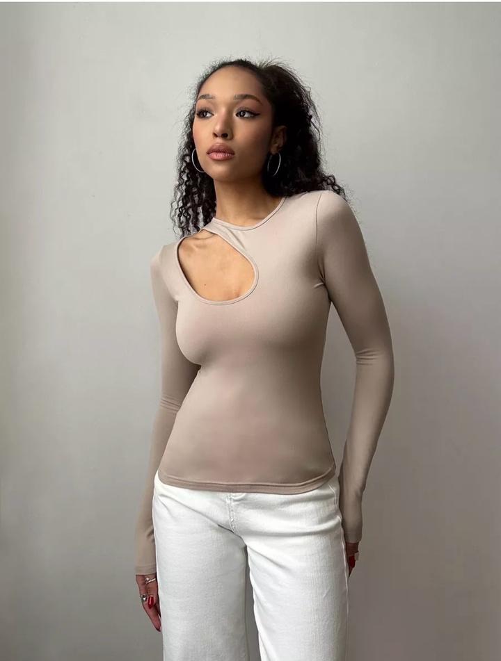 Лонгслив с вырезом декольте