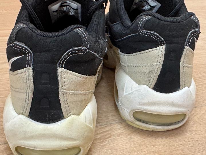 Nike Air Max 95 Premium-Black / Spruce Aura / Summit White.