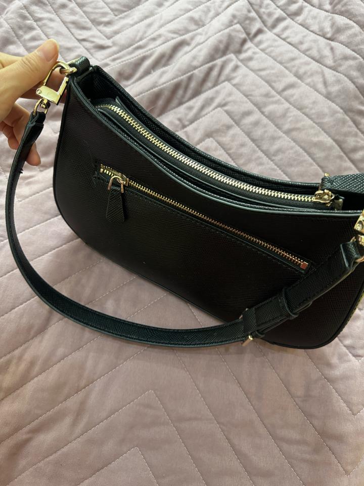 Черная сумка Guess