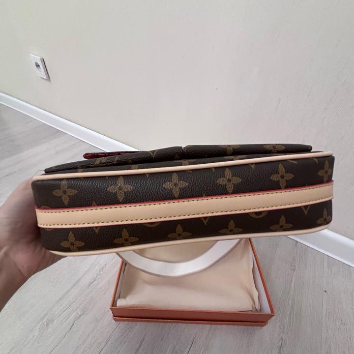 ✨ Louis Vuitton Crossbody ✨