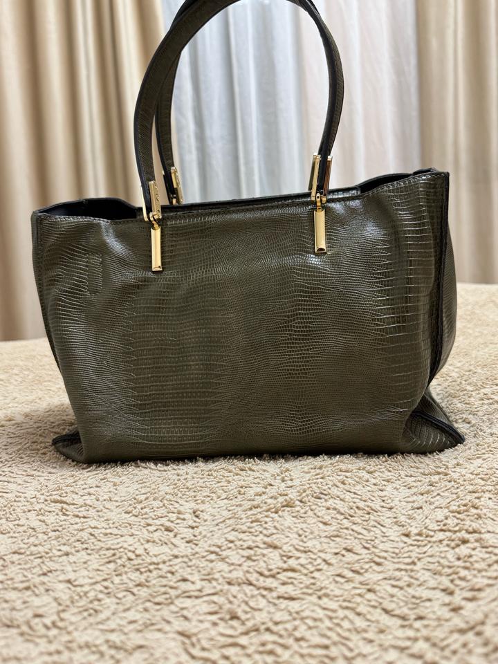 Элегантная сумка-тоут