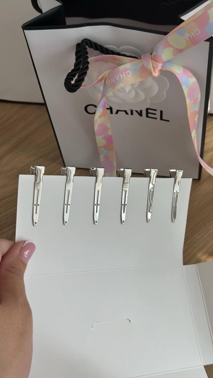 Заколки Chanel Beaute