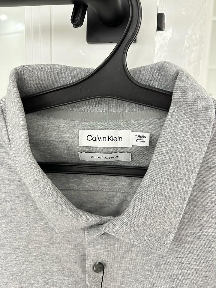 Серая футболка Calvin Klein