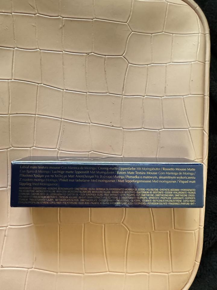 Матовая помада от Estee Lauder