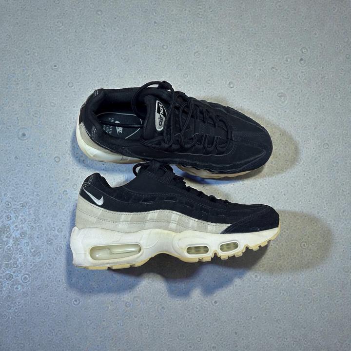 Nike Air Max 95 Premium-Black / Spruce Aura / Summit White.
