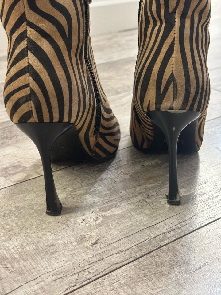 Замшевые ботильоны Leo