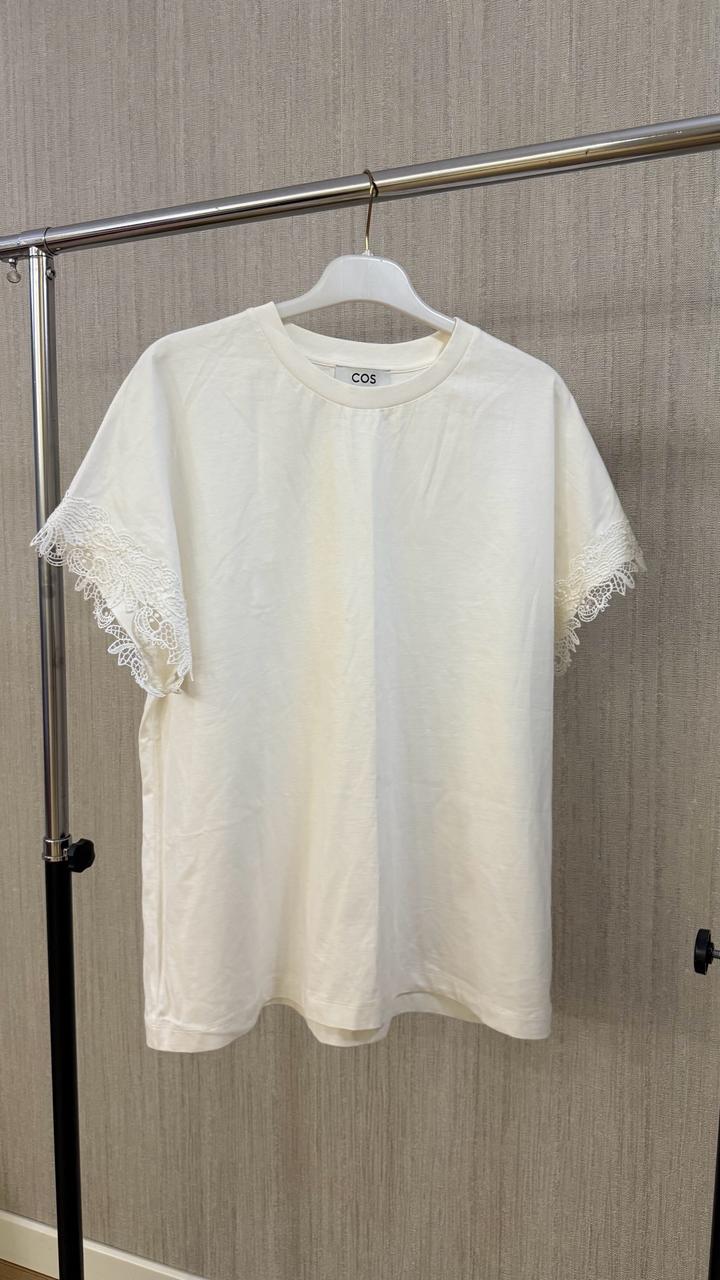 Белая футболка