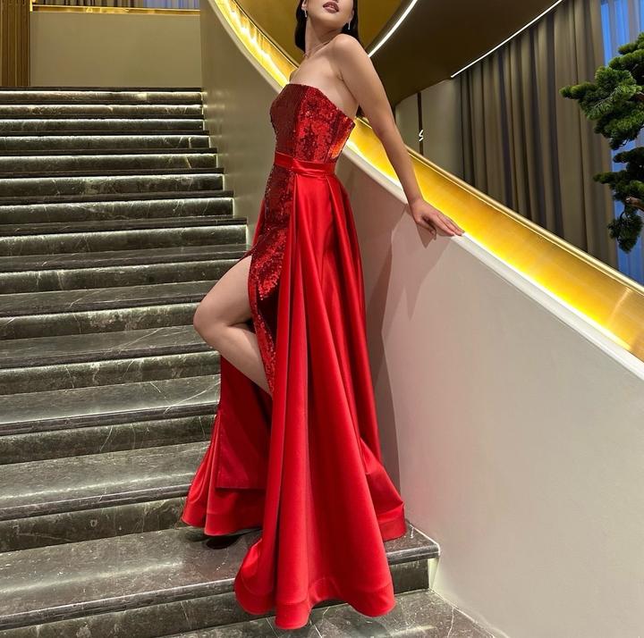 красное платье