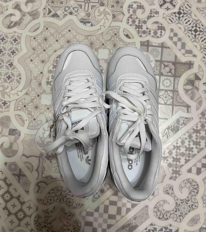 Adidas Originals ZX 700 оригинал новые 39,5