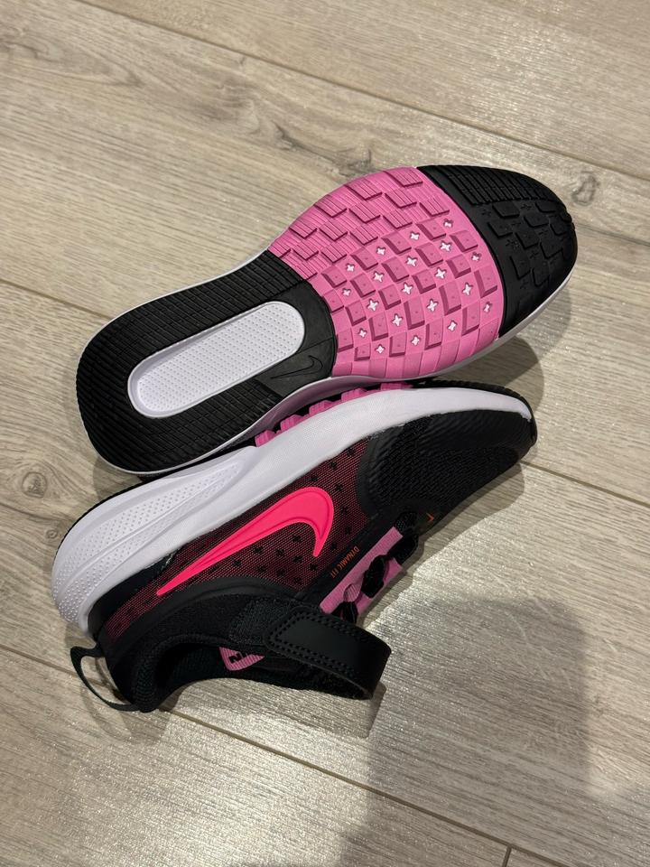 Кроссовки Nike