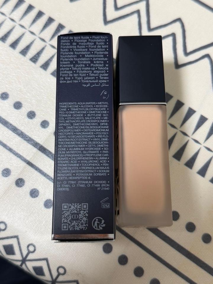 Тональное средство Dior Forever в оттенке 3CR