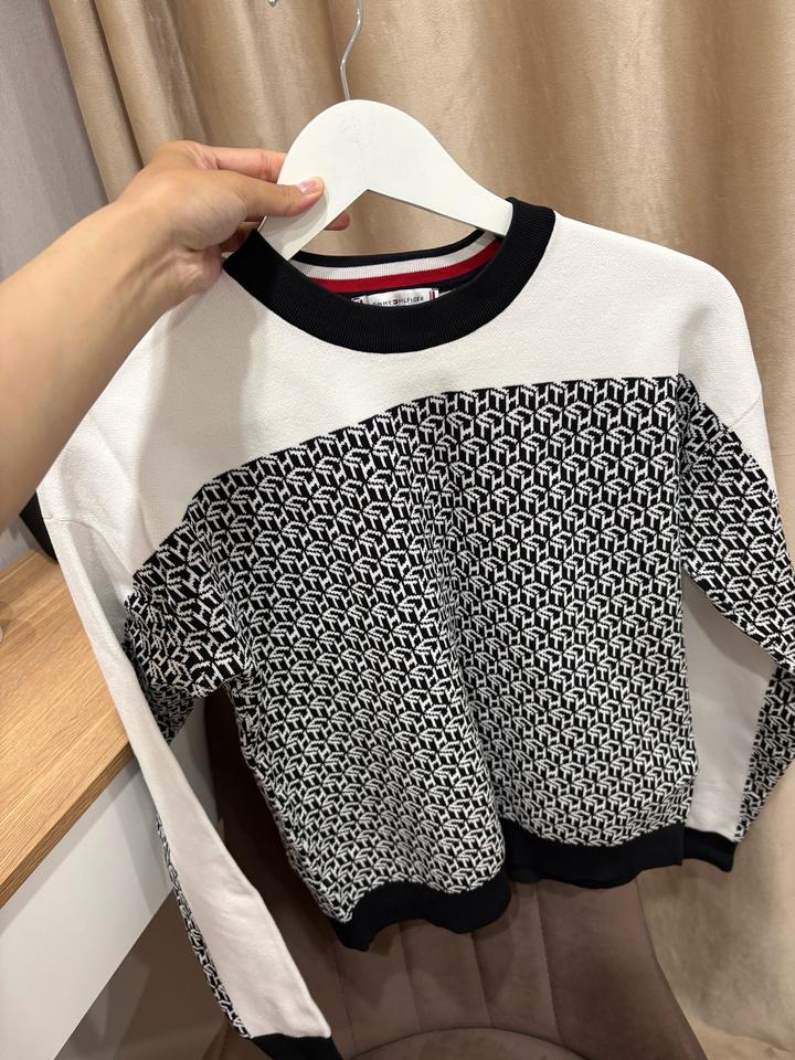 Кофта от Tommy Hilfiger