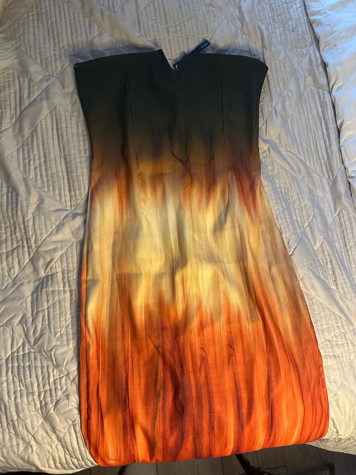 Платье bershka новое