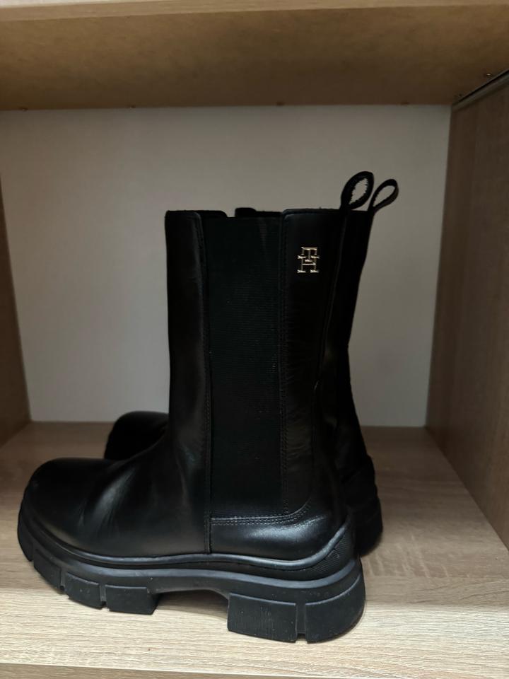 Челси от Tommy Hilfiger