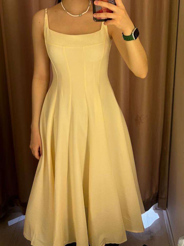 Молочное платье