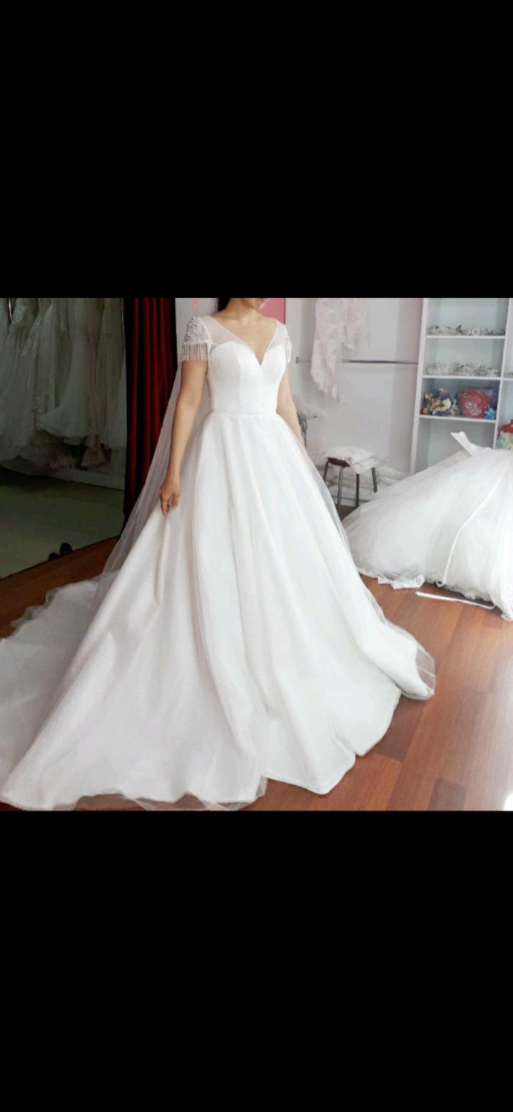 Свадебное платье испанского брэнда Lorena bride