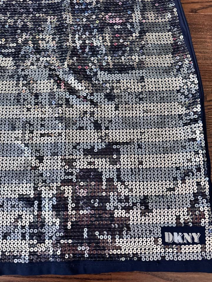 Платье DKNY на девочку