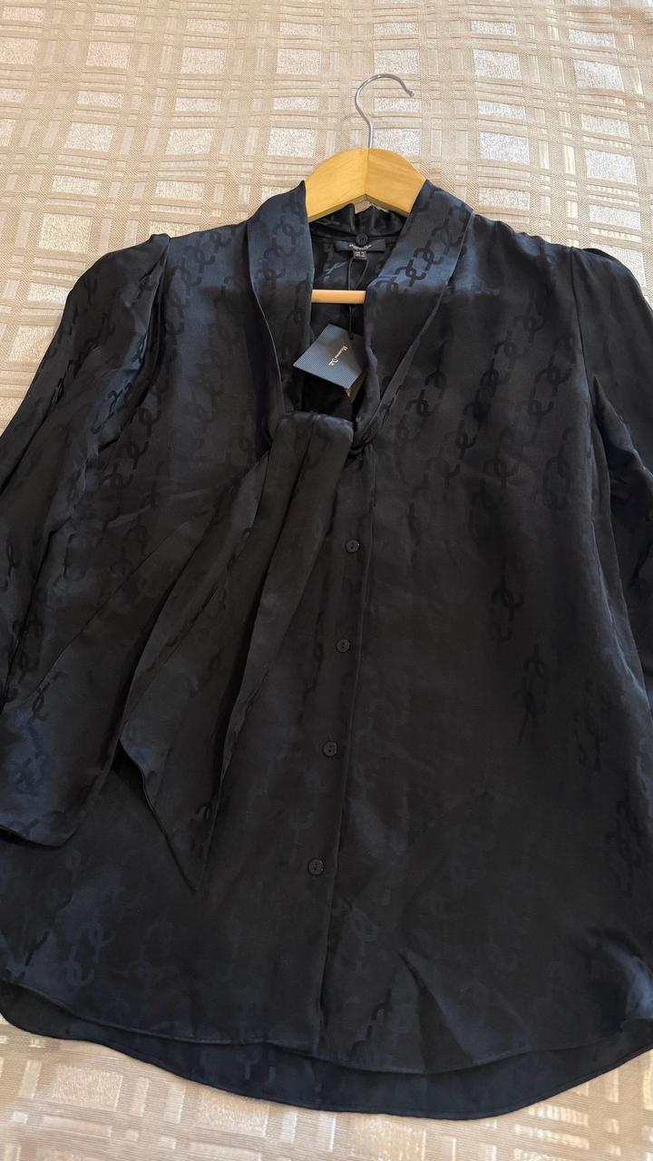 Черная блуза Massimo Dutti