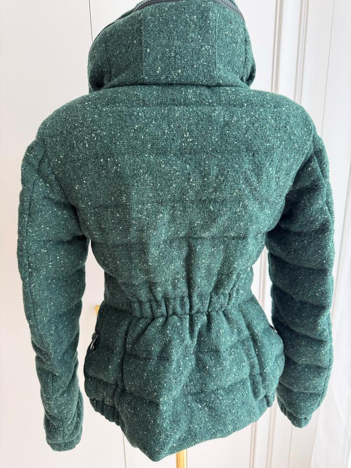 Пуховик жен. Moncler, размер xs
