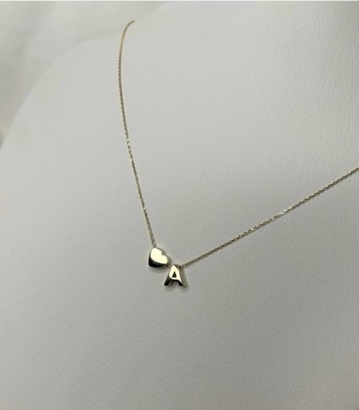 Золотая цепь с буквой