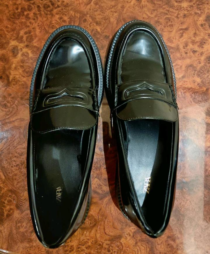 Черные кожаные туфли Zara 40 размера