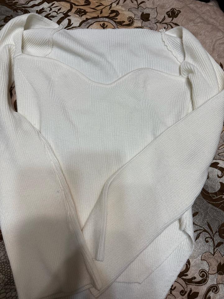 Трендовая белая кофта