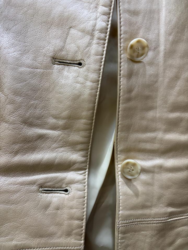 Кожаный жакет