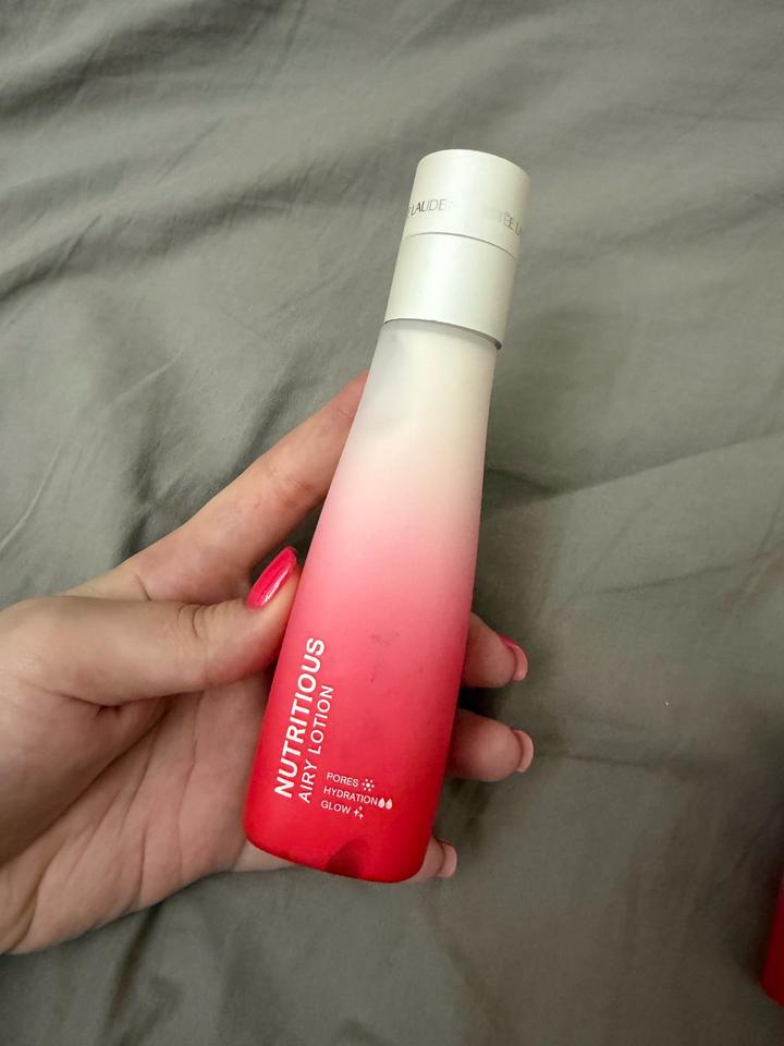 ESTEE LAUDER nutritious airy