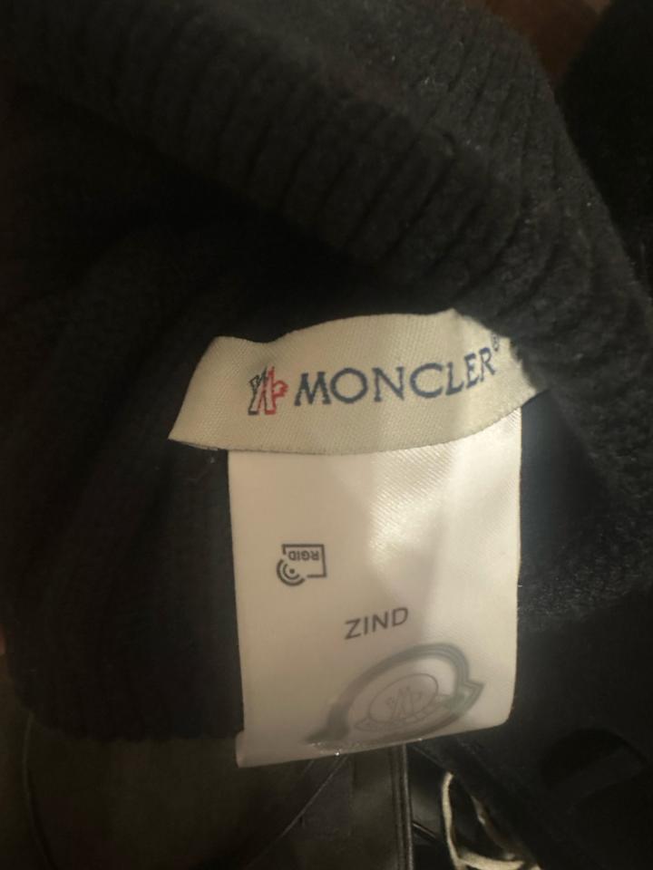 Шапка монклер