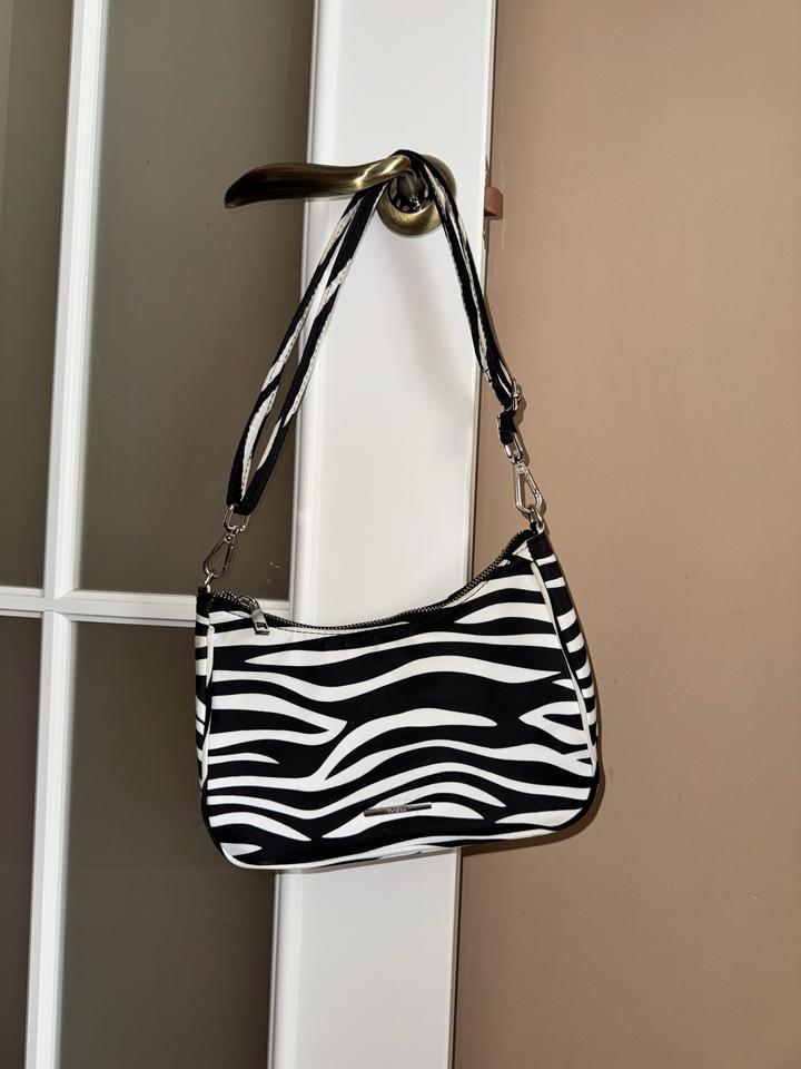 Продам сумочки в отличном состоянии