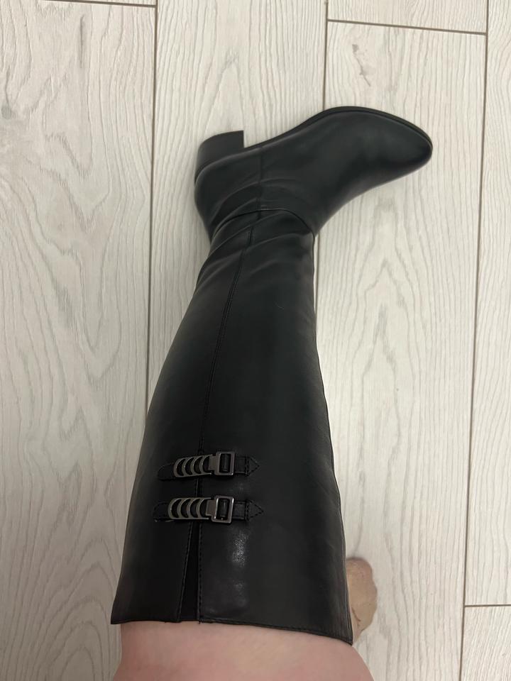 Продаются новые демисезонные сапоги