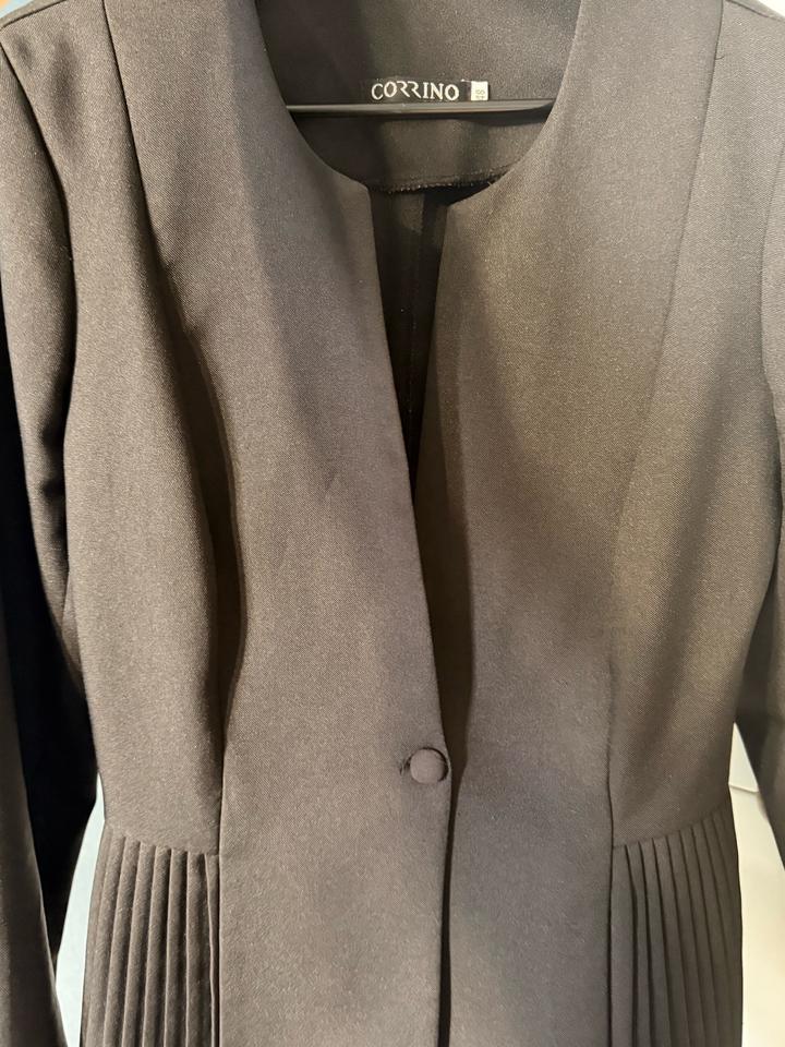 Чёрный пиджак