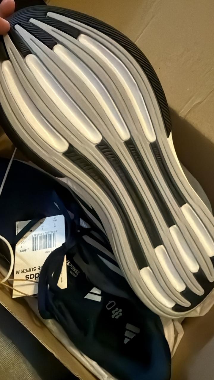 Крассовки ADIDAS