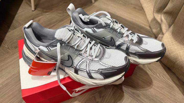 Nike V2k