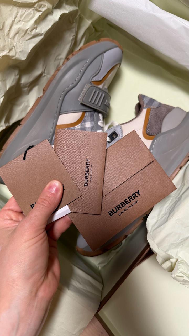 Кроссовки женские Burberry 37 Р