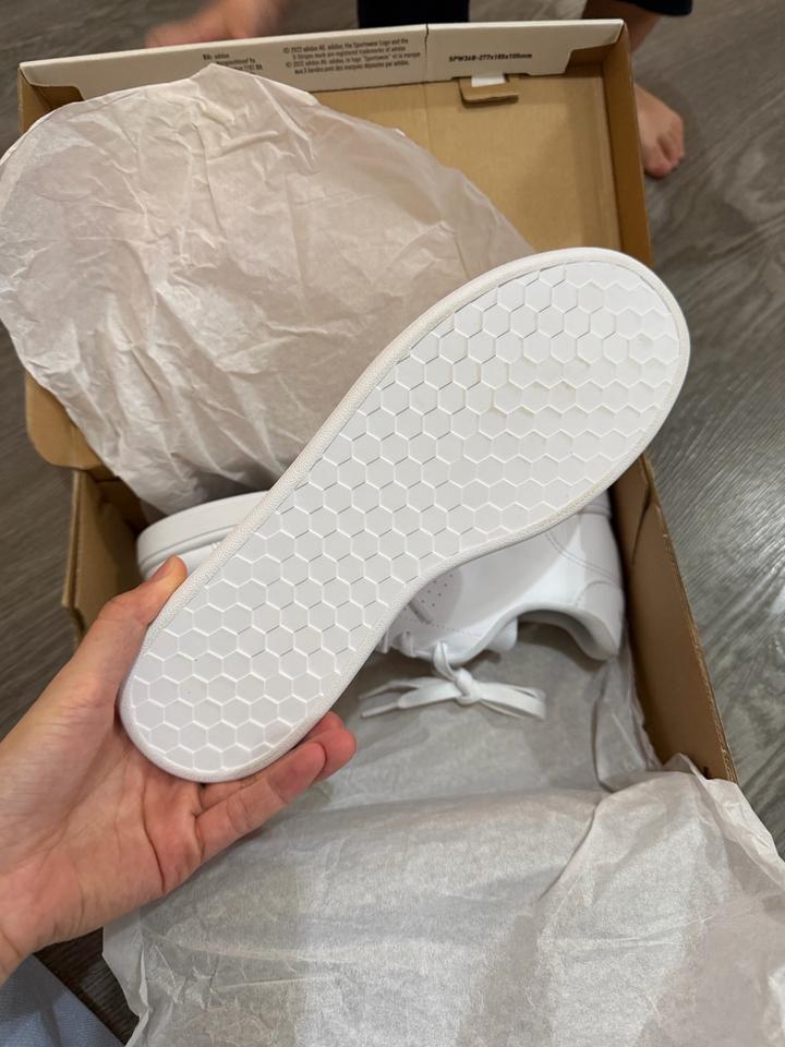 Женские кроссовки adidas