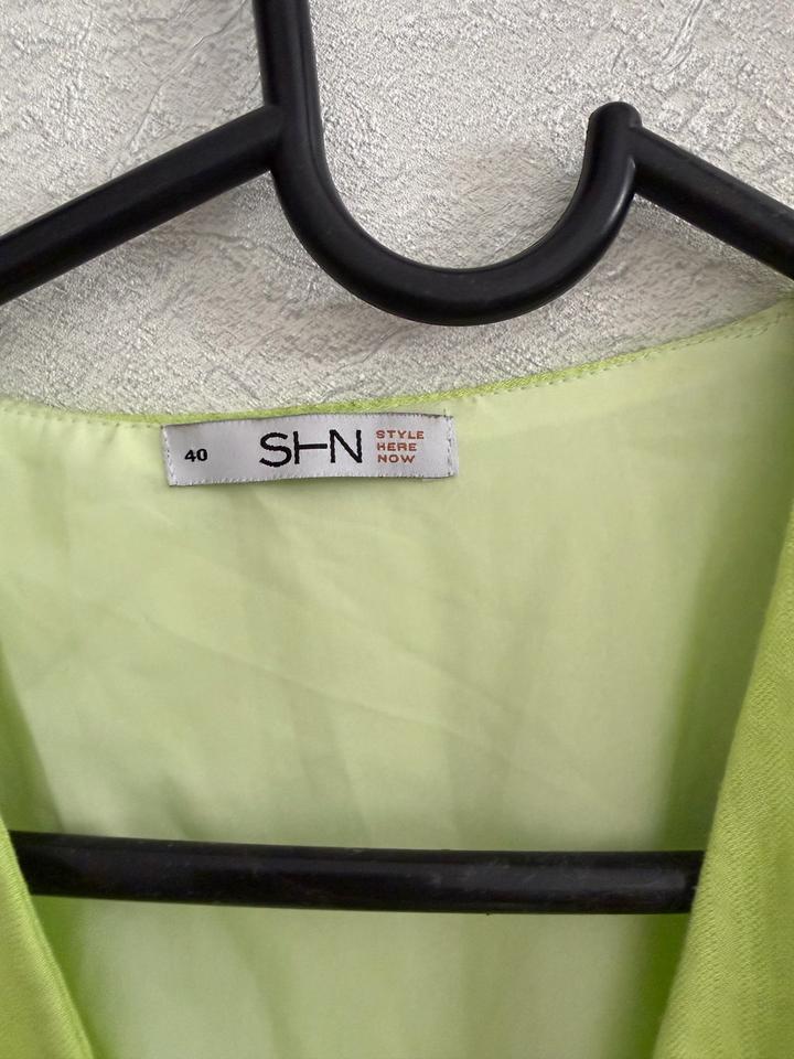 Лёгкое летнее платье в нежном салатовом оттенке