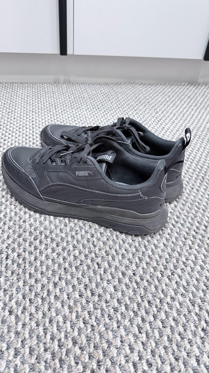 Черные кроссовки Puma