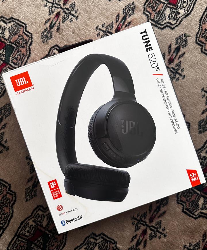 Новые беспроводные наушники JBL