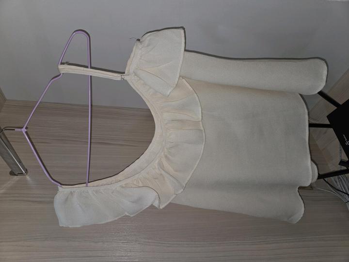 Блузка молочного цвета из льна