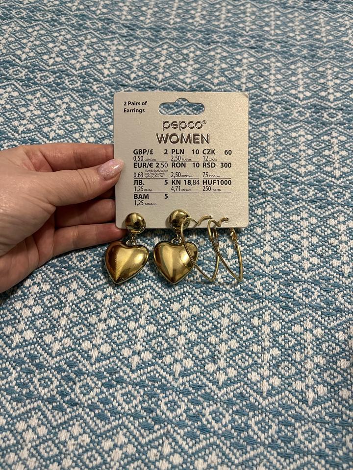 5 пар серёжек всего за 5000 тг ✨Отдаю комплектом.