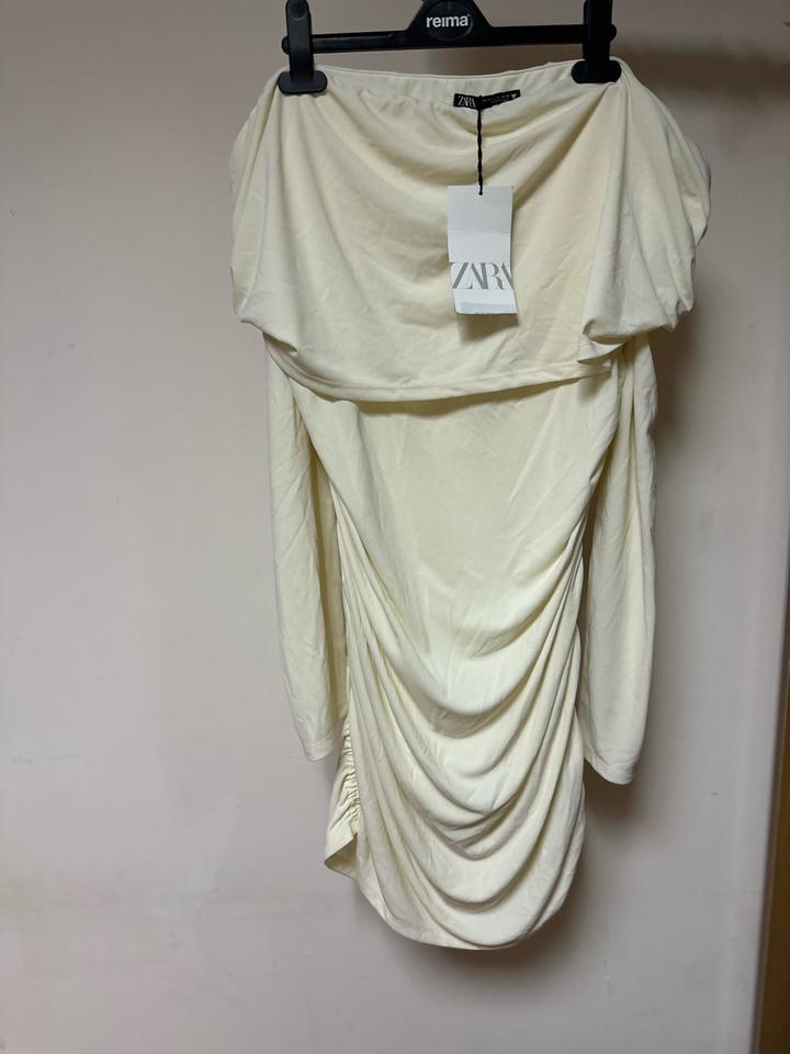 Эффектное платье Zara