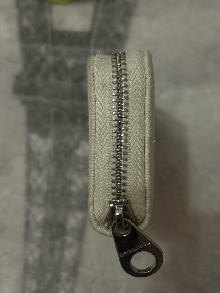 Молочный кошелёк Stradivarius