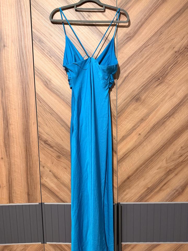 Атласное платье Zara