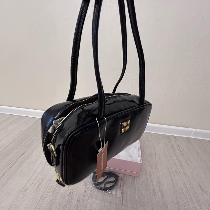 ✨ Miu Miu Barrel Bag ✨Стильная сумка-бочонок Miu Miu из лаковой кожи