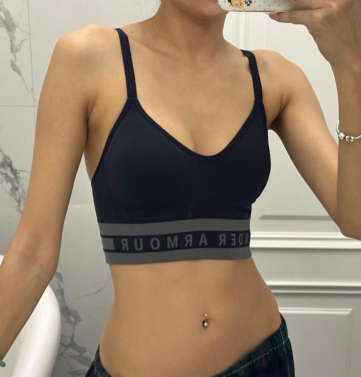 Спортивный топ Under Armour