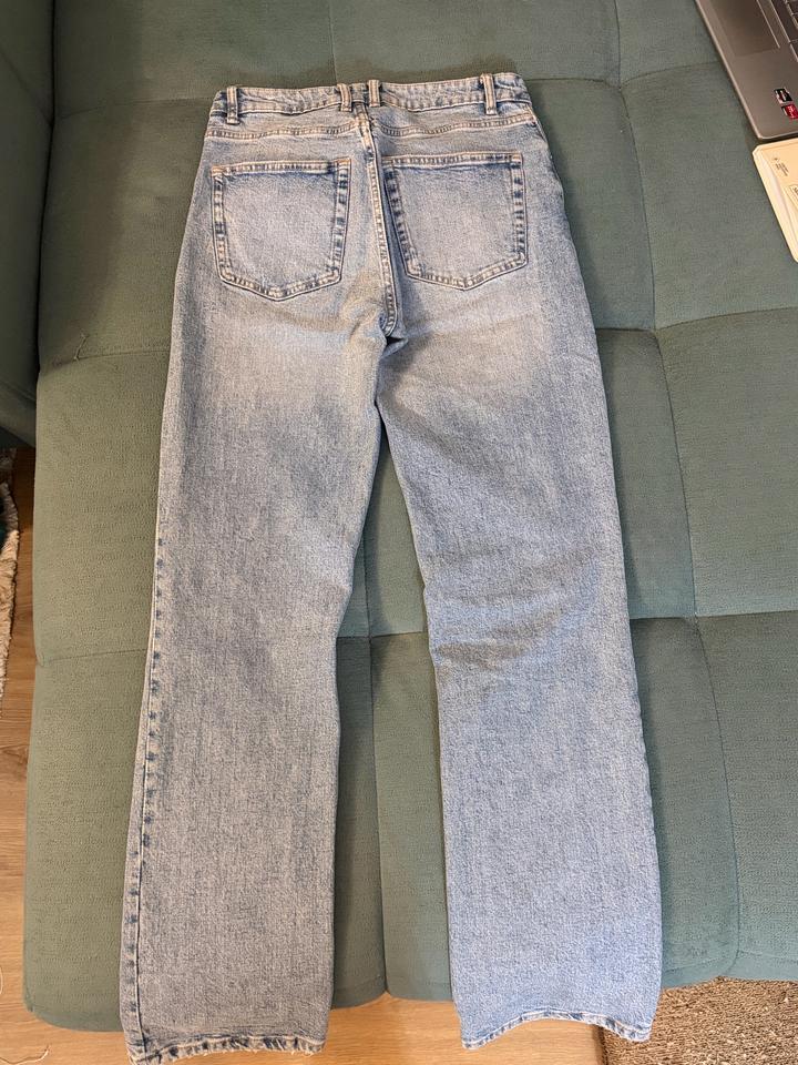 Джинсы Zara