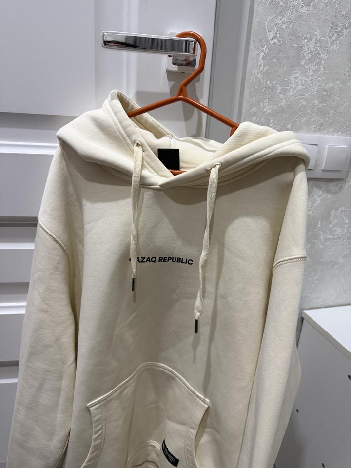 Продам худи размер М легкий флис qazaq republic